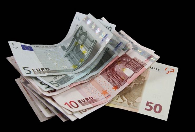 Banconote queste non usi più decisione presa
