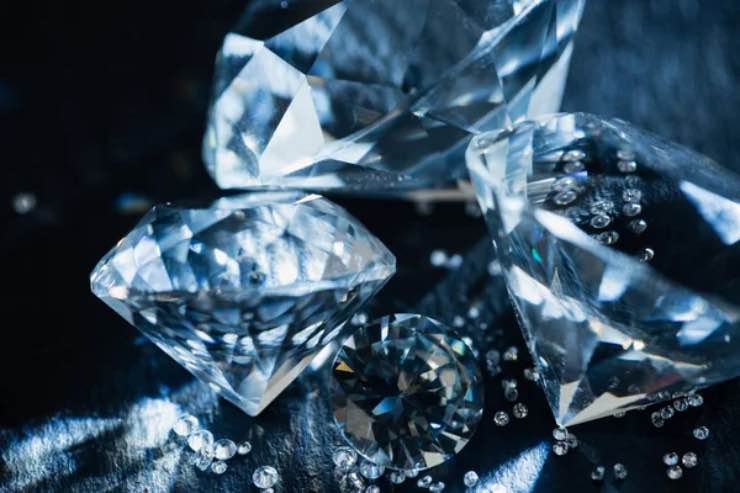 Trovato diamante 40 carati parco pubblico