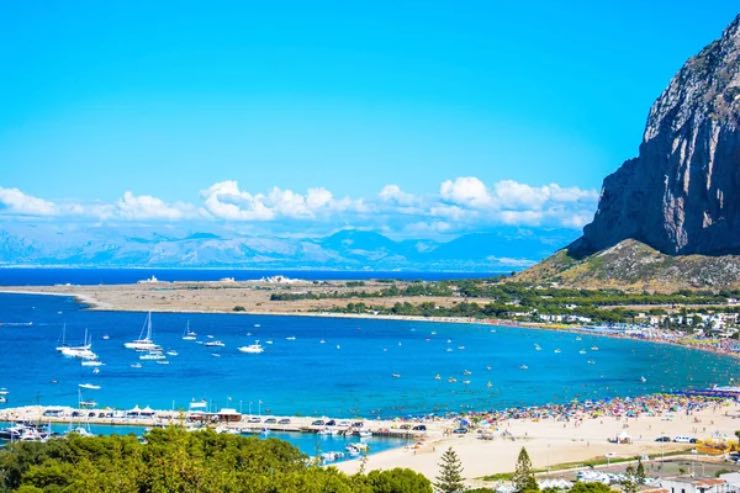 Tipica spiaggia italiana