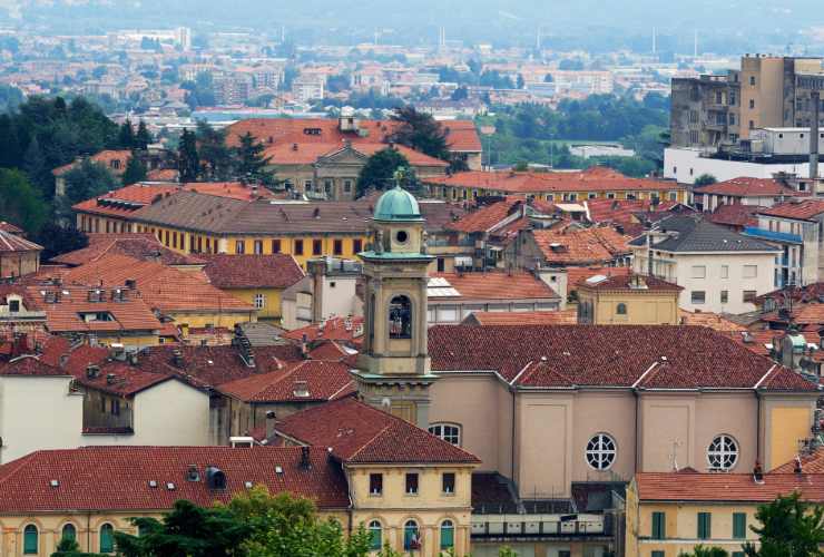 Illustrazione della città di Biella (Canva FOTO) - sciencecue.it