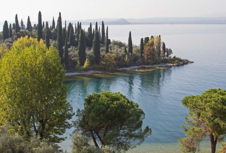 Illustrazione di Punta San Vigilio (Canva FOTO) - sciencecue.it