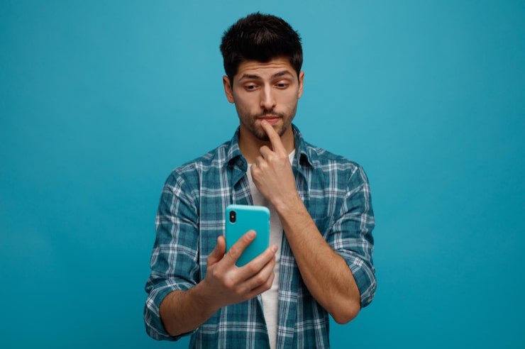 persona al cellulare