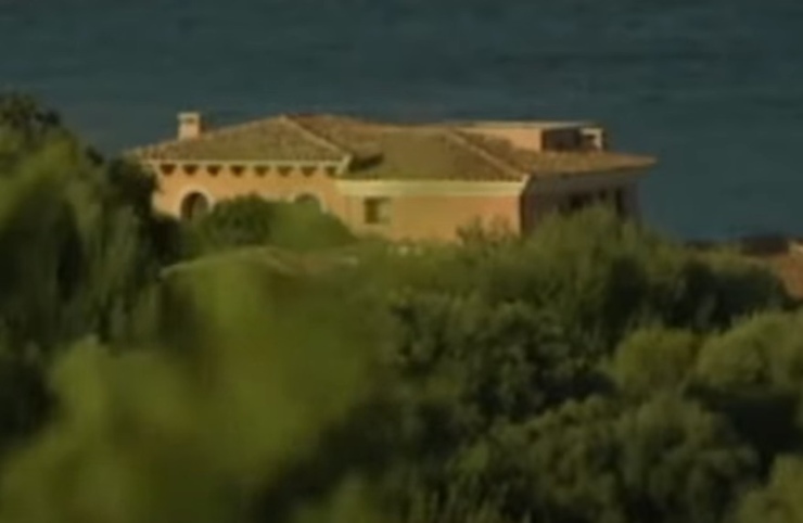 Scorcio di Villa Certosa (Rai - youtube screenshot) - www.sciencecue.it