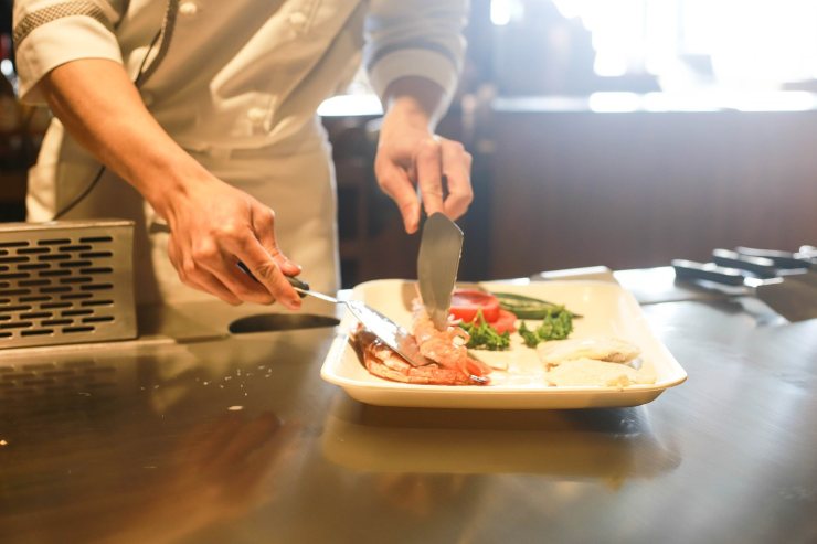 Cucina di un ristorante (Pixabay foto) - www.sciencecue.it