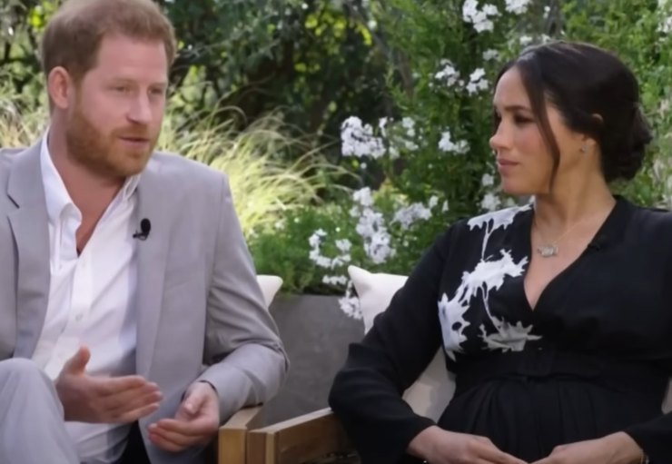 Harry e Meghan (The Royal Family Channel - youtube screenshot) - www.sciencecue.it