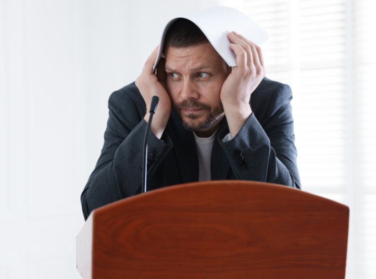 Illustrazione di un uomo spaventato (Canva FOTO) - sciencecue.it