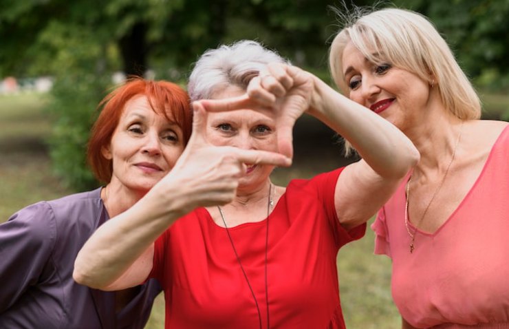 Donne mature insieme