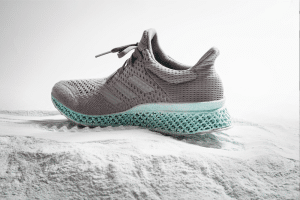 Scarpe create dalla spazzatura