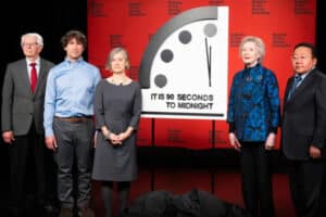 orologio apocalisse, 90 secondi, simbolo, scienziati, guerra Russia-Ucraina, rischio nucleare, armi nucleari, mezzanotte, annientamento, fine del mondo, minacce, mondo, cambiamenti climatici, pandemia, disinformazione, doomsday clock, Science Close-up Engineering