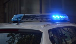 Illustrazione di una vettura della polizia (Pixabay FOTO) - www.sciencecue.it