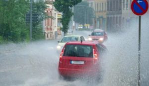 Pioggia e pozzanghere (Depositphotos foto)