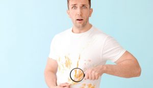 Illustrazione di un vestito macchiato (Canva FOTO) - sciencecue.it