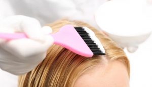 Tingere i capelli