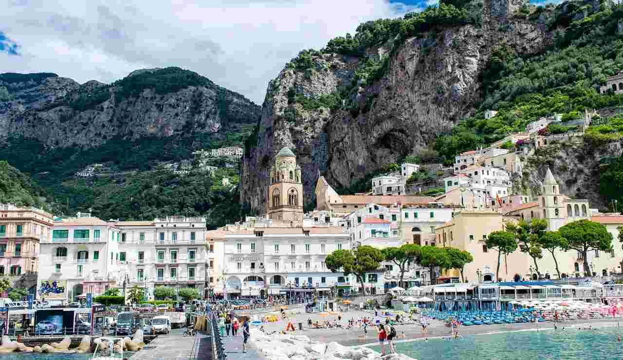 Un'illustrazione di Amalfi (Pixabay FOTO) - sciencecue.it