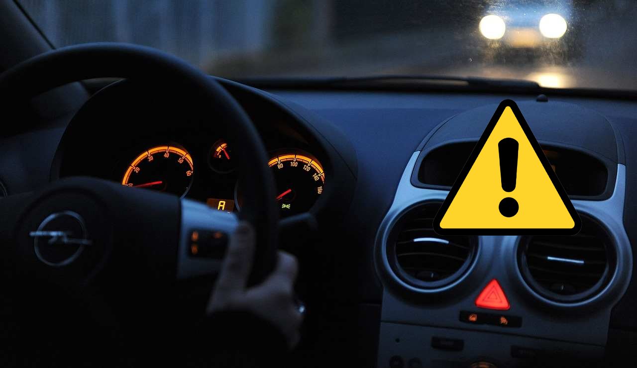 Cruscotto dell'auto (Pixabay foto) - www.sciencecue.it