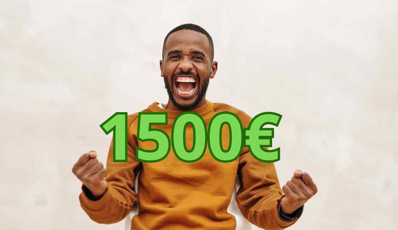 Uomo felice con 1500 euro